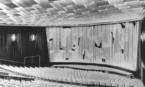 Кинотеатр в Брашове. Румыния. 1962. Архитектор И. Эретьян.