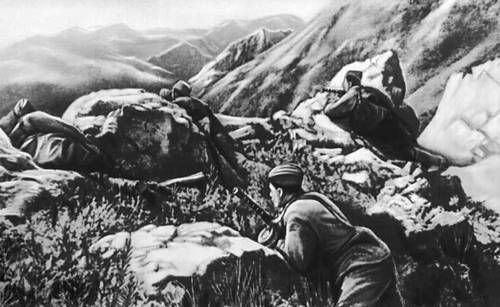 Автоматчики удерживают горный перевал на Кавказе. 1942.