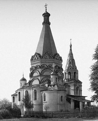 Церковь Богоявления в селе Красном Костромской области. 1592.
