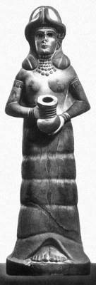 Статуя богини Иштар. Из Мари. 18 в. до н. э. Халеб. Музей.