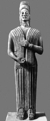 Древняя Греция. Скульптура архаики. «Женщина с гранатом». Мрамор. Ок. 575 до н. э. Античное собрание. Берлин.