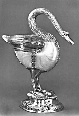 Ювелирное искусство. Сосуд для питья в форме лебедя. Раковина, серебро, позолота. Германия. 16 в. Музей «Зеленый свод», Дрезден.