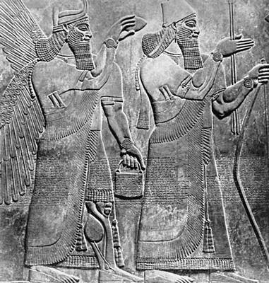 Ассирийский рельеф «Царь и бог» из дворца Ашшурнасирпала II в Кальху. Известняк. 883—859 до н. э.