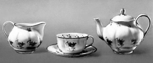 Дулевский фарфоровый завод. Т. И. Воскресенская. Чайный сервиз «Бутон». 1955.