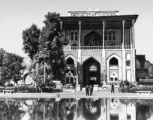 Дворец Али-Капу в Исфахане. Начало 17 в.