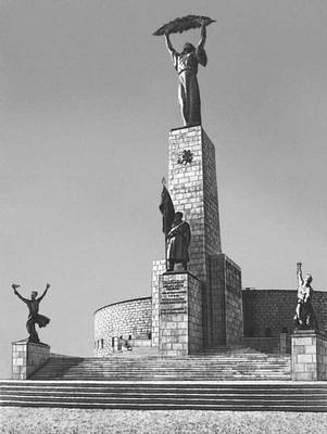 Монумент Освобождения на горе Геллерт в Будапеште. 1947. Скульптор Ж. Кишфалуди-Штробль.