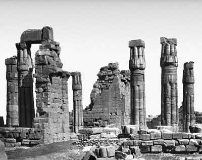 Руины храма в Сульбе. 15 в. до н. э.