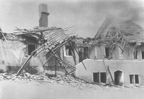 Дома в Лидице, разрушенные нацистами.