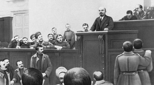 Выступление В. И. Ленина с Апрельскими тезисами в Таврическом дворце 4 апреля 1917.