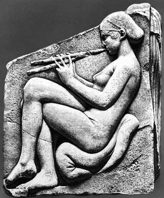 Скульптура ранней классики. «Девушка, играющая на флейте». Рельеф боковой стороны т. н. трона Лудовизи.