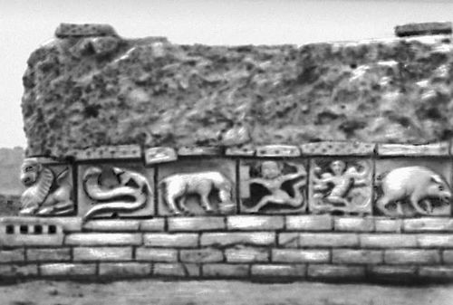 Терракотовые рельефы на центральном святилище монастыря Салбан вихара в Майнамати. 8—9 вв (?).