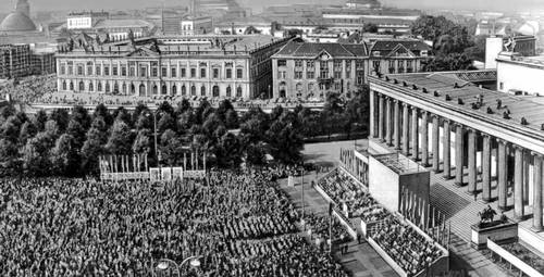 Берлин — столица ГДР. Митинг, посвященный Дню памяти жертв фашизма. 8 сентября 1968.