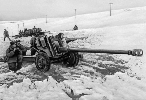 Советская артиллерия. Артиллерия в боевых порядках пехоты.