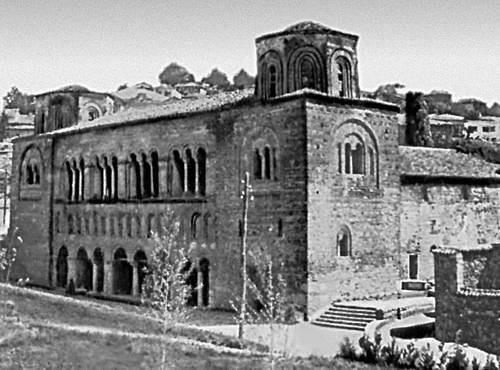Базилика св. Софии в Охриде. Ок. 1037—50, притвор с галереями — 1317.