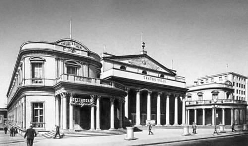 Монтевидео. Театр «Солис». 1841—74. Архитекторы К. Цукки, Ф. Х. Гармендия, В. Рабю.