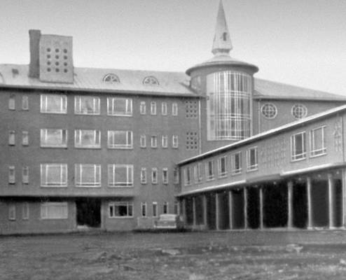Эйнар Свейнссон. Медицинский центр в Рейкьявике. 1946—50.