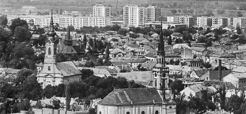 Мишкольц. Старые и новые кварталы города.