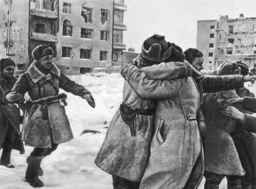Соединение войск 21-й и 62-й армий в Сталинграде 26 января 1943.