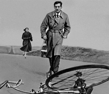 Кадр из фильма «Смерть велосипедиста». Реж. Х. А. Бардем.