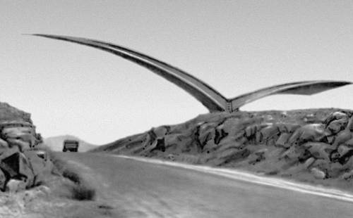 Архитектор О. А. Акопян, инженер Е. А. Григорян, художник В. А. Хачатрян. Монумент при въезде в Ереван. 1961.