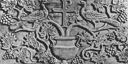 Византия. Резная каменная плита в церкви Сант-Аполлинаре Нуово в Равенне. 6 в.