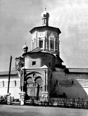 Я. Г. Бухвостов. Надвратная церковь Солотчинского монастыря близ Рязани. 1688—99.
