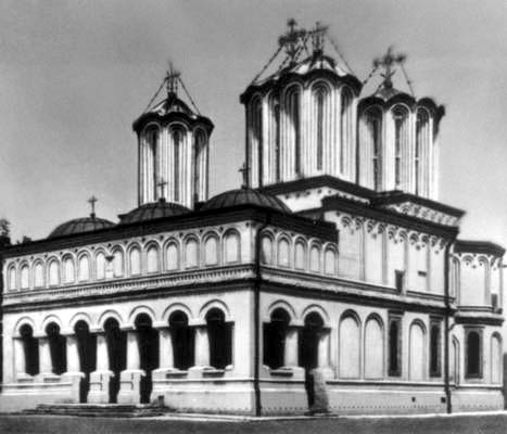 Румыния. Патриаршая церковь в Бухаресте. 1654—58.