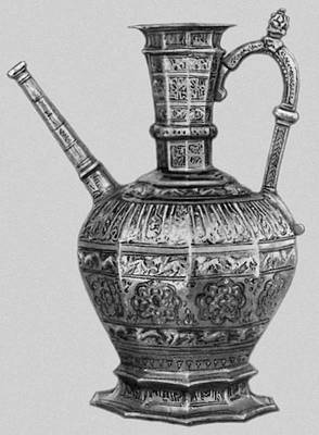 Бронзовый кувшин с инкрустацией серебром (из Мосула). 1260. Лувр. Париж.