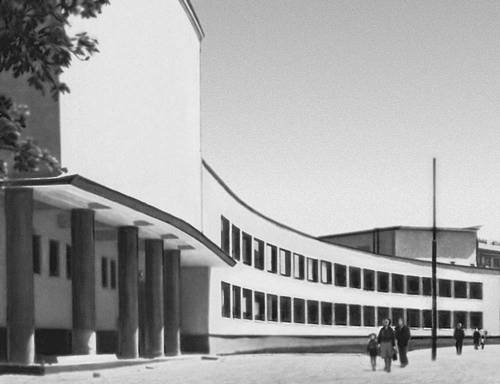Л. С. Казаринский. Средняя школа им. С. Нерис в Вильнюсе. 1963.