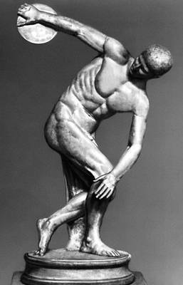 Скульптура ранней классики. Мирон. «Дискобол». Сер. 5 в. до н. э. Римская копия. Национальный музей. Рим.