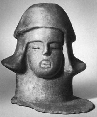 Эфиопия. Голова из Аксума. Терракота. 4—5 вв. н. э. Национальный музей. Аддис-Абеба.