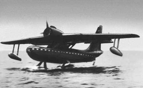 Отечественный гидросамолёт Бе-8 (на подводных крыльях).