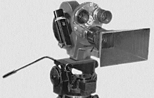 Рис. 4. Киносъёмочный аппарат 1-КСРШ «Конвас-автомат».