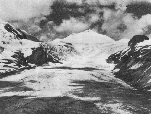 Массив Гросглокнер в Высоком Тауэрне с ледником Пастерце.