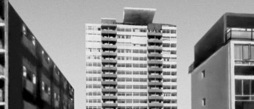Лондон. Жилой комплекс Голден-лейн в Сити. 1953—57. Архитекторы А. Чейберлин, Дж. Пауэлл, К. Бон.