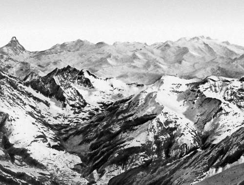 Гребневая зона Западных Альп в Пьемонте.