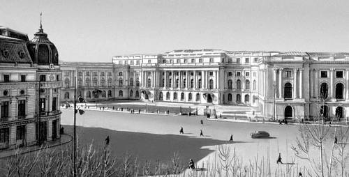 Площадь Республики. Здание Государственного совета СРР и Дворец Республики (1930—37, архитектор Н. Ненчулеску).