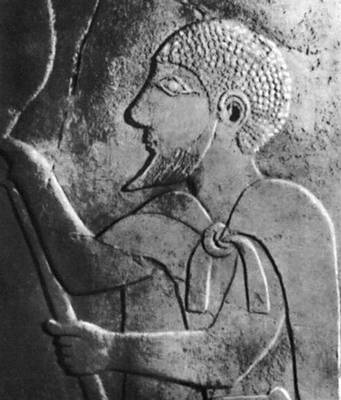 Эфиопия. Рельеф на троне из Хаульти близ Аксума. Фрагмент. Мрамор. 5 в. до н. э. Национальный музей. Аддис-Абеба.