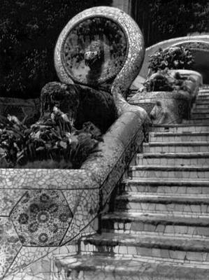 А. Гауди. Лестница в парке Гуэль в Барселоне. 1903.
