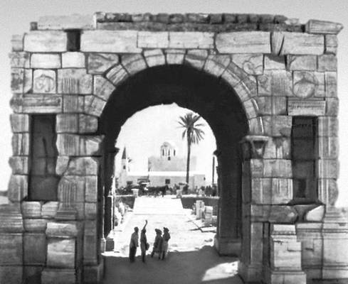 Триумфальная арка Марка Аврелия в Триполи. 163—164.