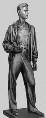В. А. Синайский. «Молодой рабочий». Бронза. 1937. Третьяковская галерея.