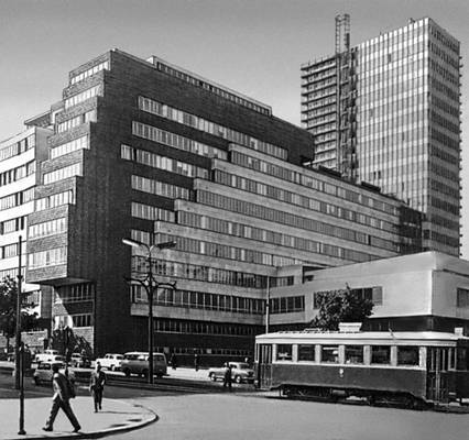 Белград. Административное здание. 1957—62. Архитектор Н. Добрович.