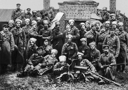 Группа бойцов 9-го латышского стрелкового полка у Поворина. Ноябрь 1918.
