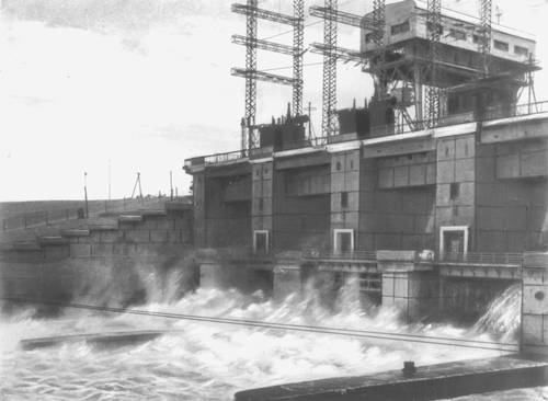 Кайраккумская ГЭС.