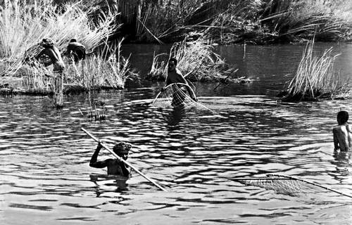 Ловля рыбы в реке Рузизи.