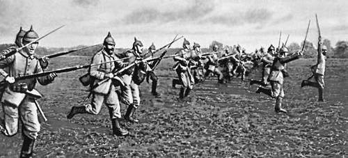 Атака германской пехоты. 1914.