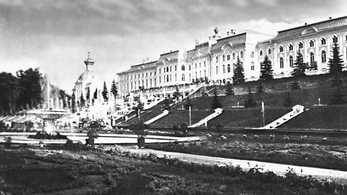 М. Г. Земцов, В. В. Растрелли и др. Большой дворец в Петродворце. 1714—52.