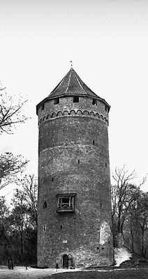 Сигулда. Круглая башня Турайдского замка.