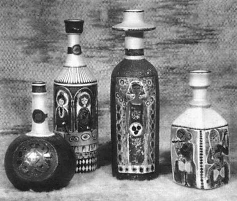 С. А. Сымер. Декоративные бутыли. Керамика, смешанная техника. 1967.