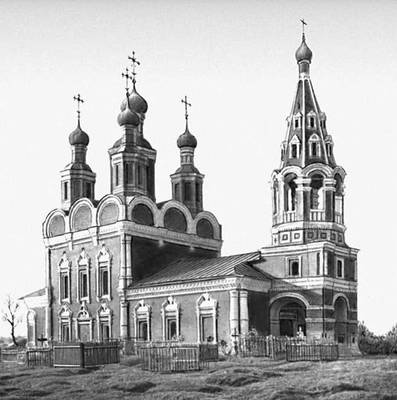 Трапезная (указана стрелкой) церкви Михаила Архангела в Тропарёве в Москве. 1693.